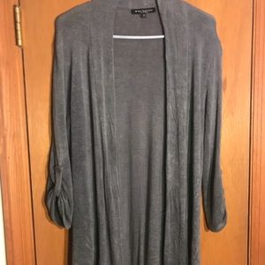 Sweater with quarter length arms